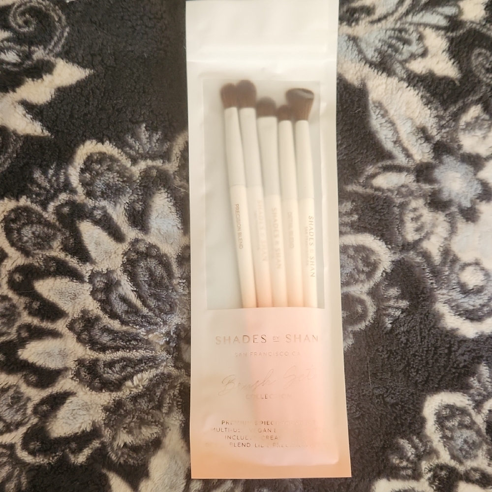 Shades by Shan Makeup Brush Set - White and Pink